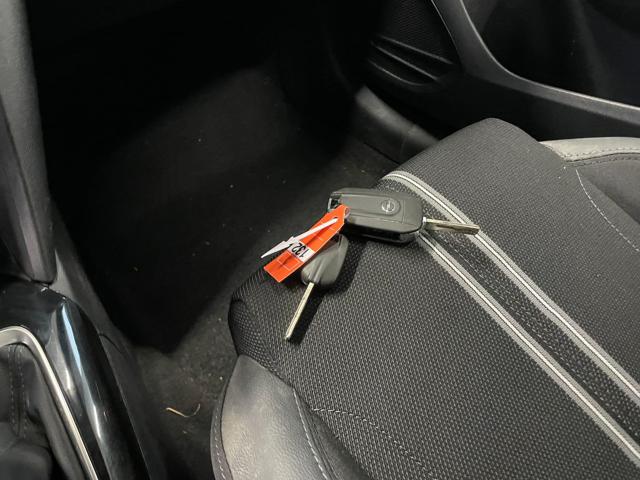 OPEL Corsa usata, con USB