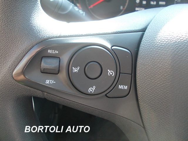 OPEL Corsa usata, con USB
