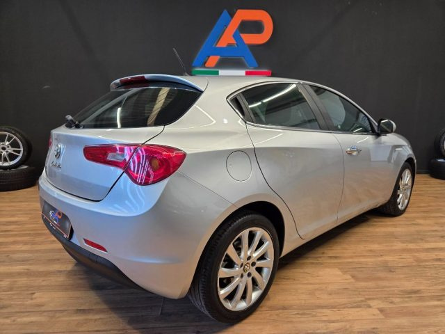 ALFA ROMEO Giulietta usata, con Autoradio