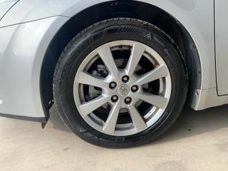 TOYOTA Avensis usata, con Bluetooth