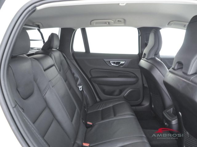 VOLVO V60 Cross Country usata 10
