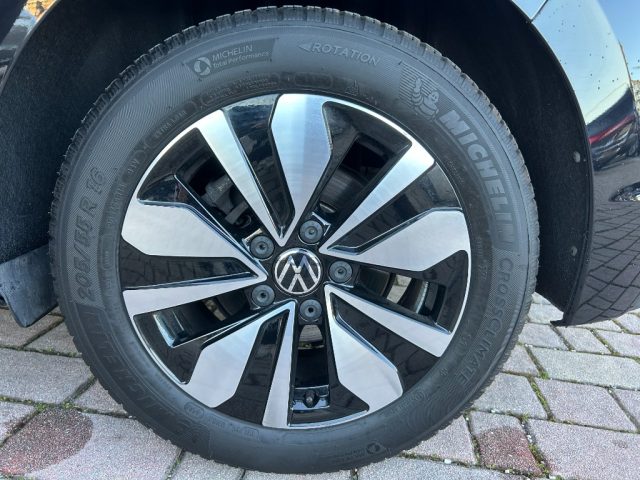 VOLKSWAGEN Golf usata, con USB