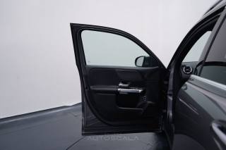 MERCEDES-BENZ GLB 200 usata, con Climatizzatore