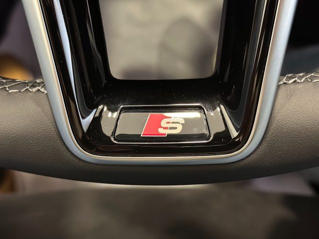 AUDI S6 usata, con Sensori di parcheggio anteriori