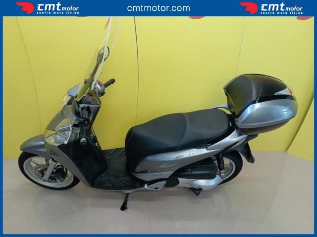 HONDA SH 300 i usata 10