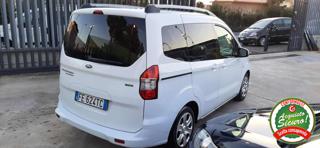 FORD Tourneo Courier usata, con Autoradio