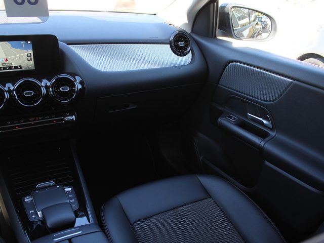 MERCEDES-BENZ GLA 200 usata, con USB