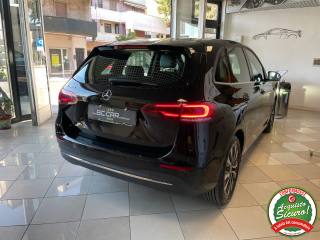 MERCEDES-BENZ B 180 usata, con Fari LED