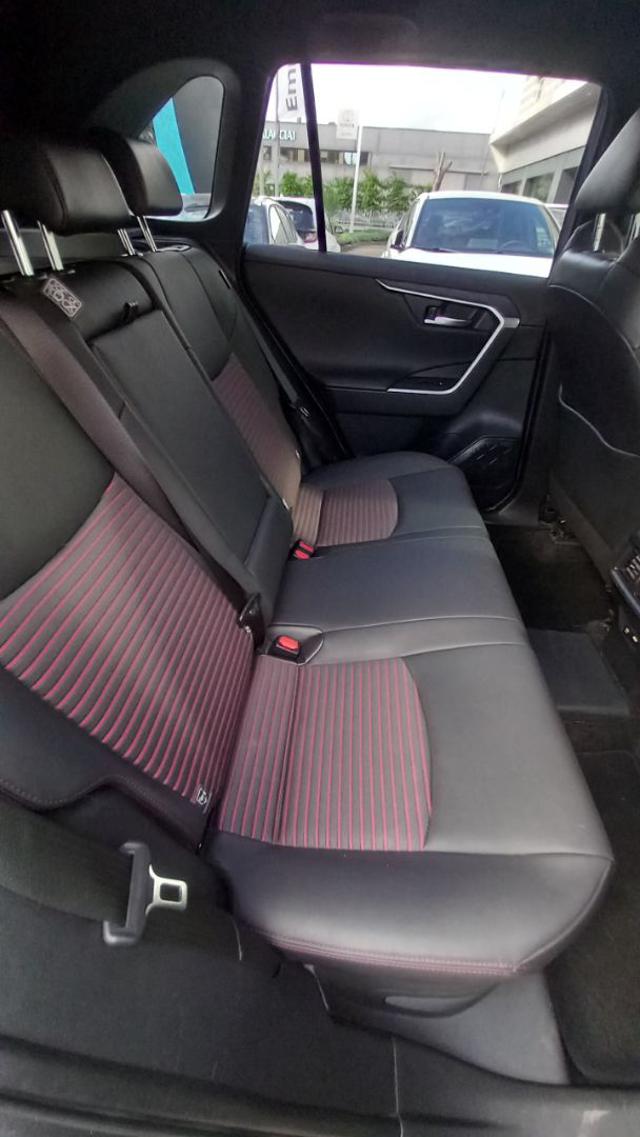 TOYOTA RAV 4 MY23 usata, con Fendinebbia