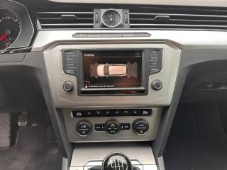 VOLKSWAGEN Passat usata, con Autoradio