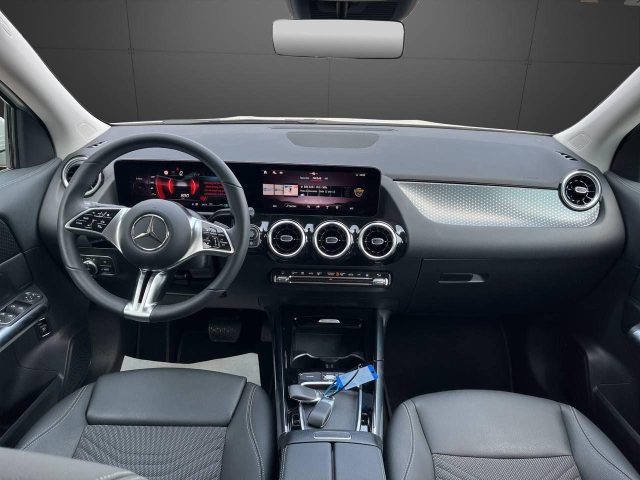 MERCEDES-BENZ GLA 180 usata, con Filtro antiparticolato