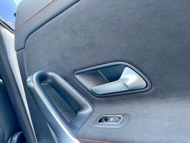 MERCEDES-BENZ CLA 200 usata, con MP3