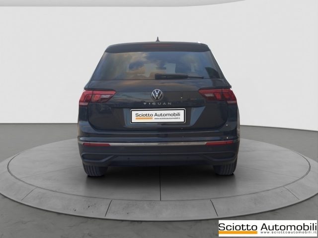 VOLKSWAGEN Tiguan usata, con Autoradio