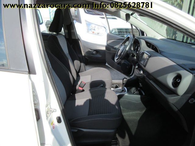 TOYOTA Yaris usata, con USB