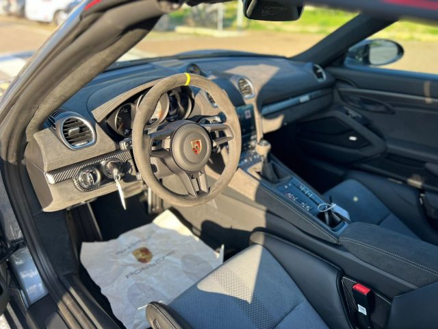 PORSCHE 718 Spyder usata, con USB