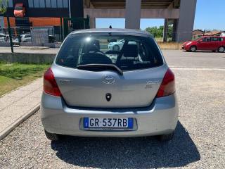 TOYOTA Yaris usata, con Autoradio