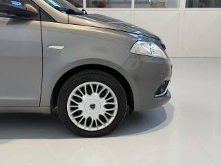 LANCIA Ypsilon usata, con Autoradio