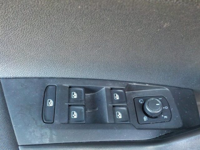 VOLKSWAGEN Taigo usata, con Sensori di parcheggio anteriori