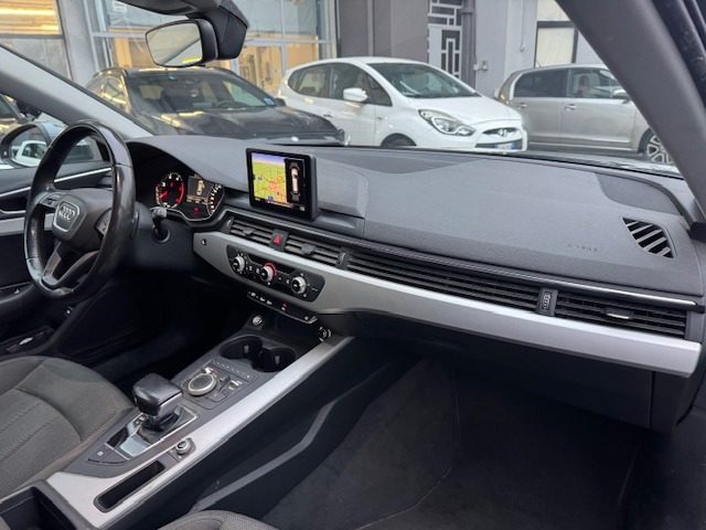 AUDI A4 usata, con Controllo trazione