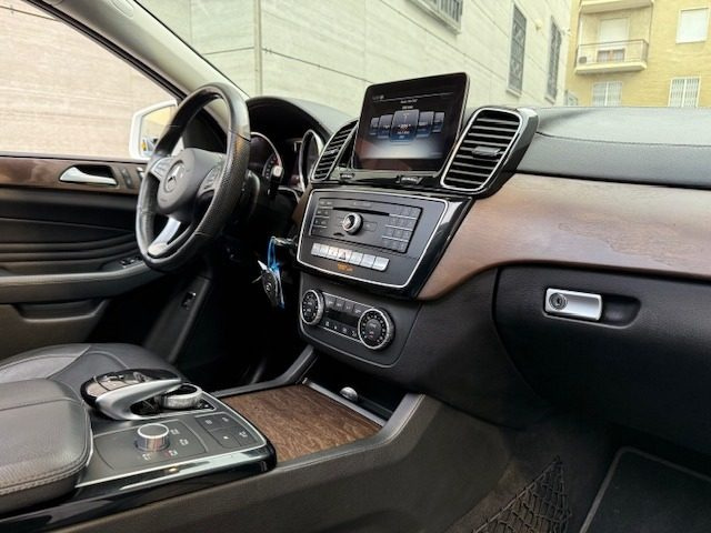 MERCEDES-BENZ GLE 400 usata, con Interni in pelle