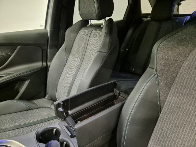 PEUGEOT 3008 usata, con Freno di stazionamento elettrico