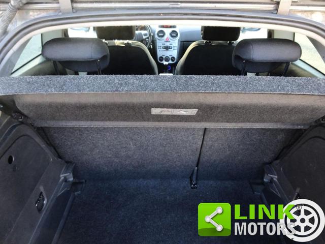 OPEL Corsa usata, con Sedile posteriore sdoppiato