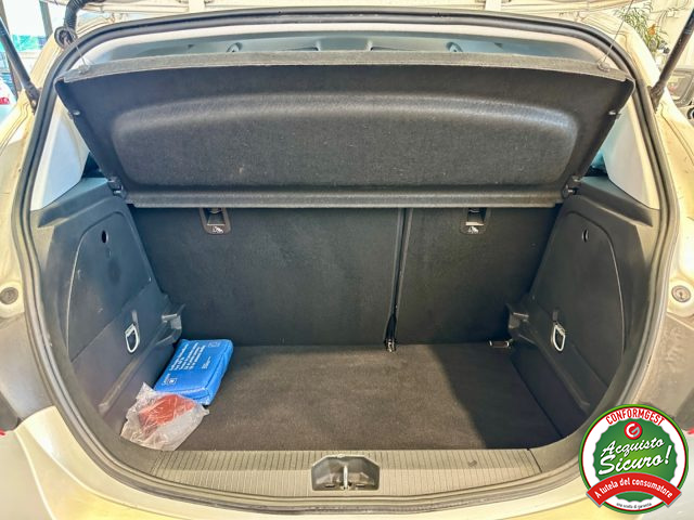 OPEL Corsa usata, con Vetri oscurati