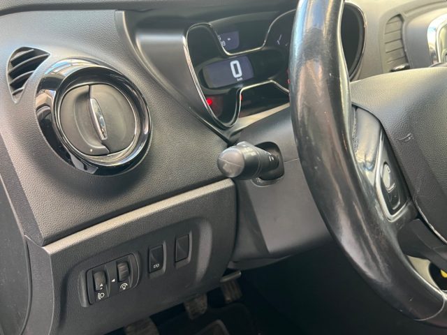 RENAULT Captur usata, con USB