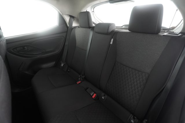 TOYOTA Yaris usata 2