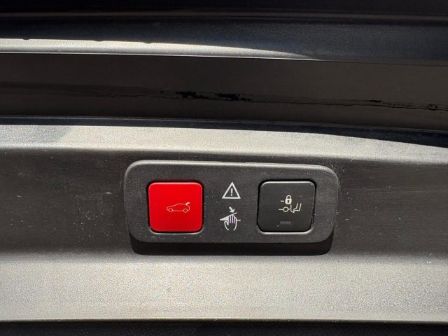 PEUGEOT 5008 usata, con Servosterzo