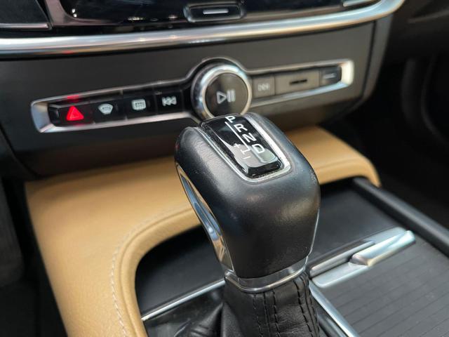 VOLVO V90 Cross Country usata, con Vetri oscurati