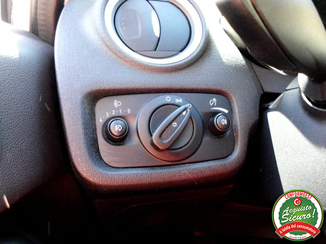 FORD Fiesta usata, con USB