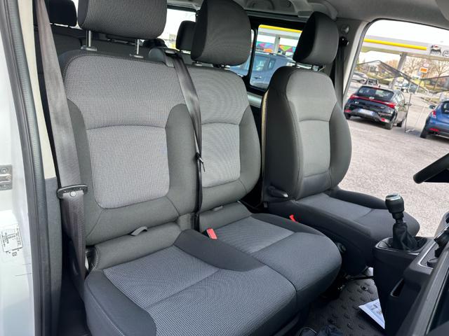 NISSAN Primastar usata, con Park Distance Control