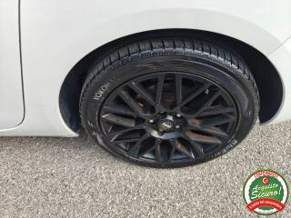 PEUGEOT 308 usata, con Regolazione elettrica sedili