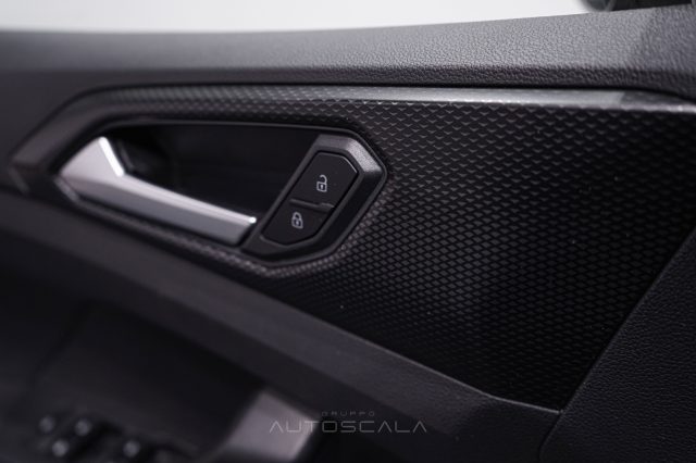 VOLKSWAGEN T-Cross usata 30
