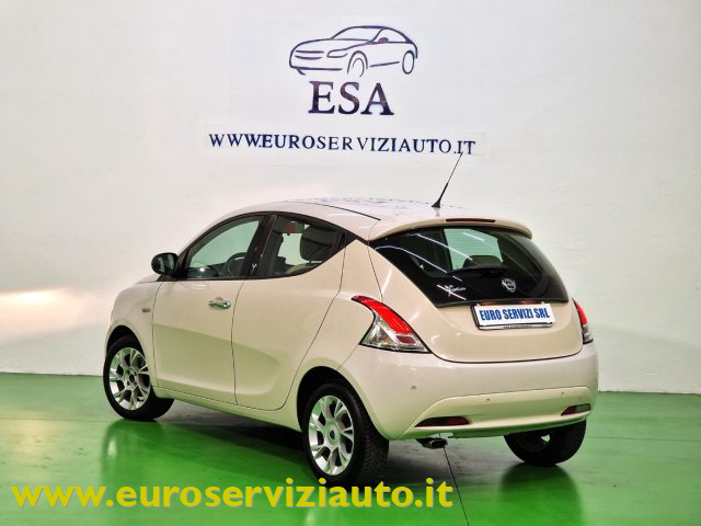 LANCIA Ypsilon usata, con Autoradio