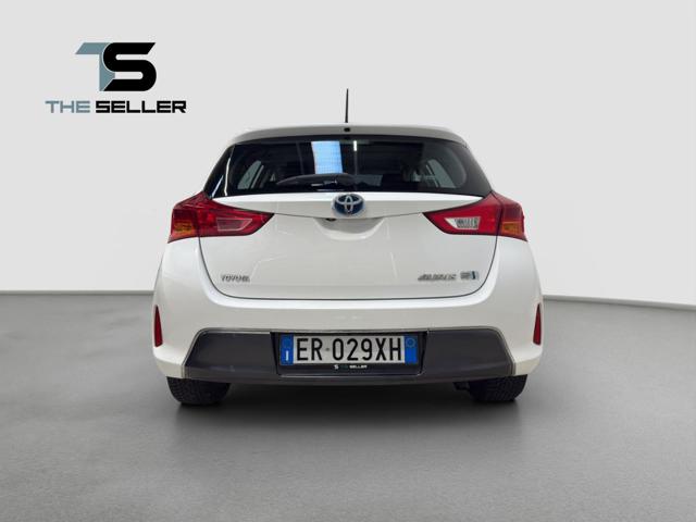 TOYOTA Auris usata, con Autoradio