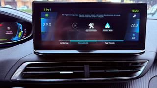 PEUGEOT 3008 usata, con USB