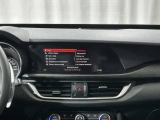 ALFA ROMEO Stelvio usata, con Sensori di parcheggio posteriori