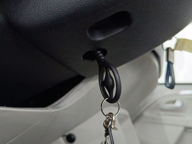 VOLKSWAGEN up! usata, con Autoradio digitale