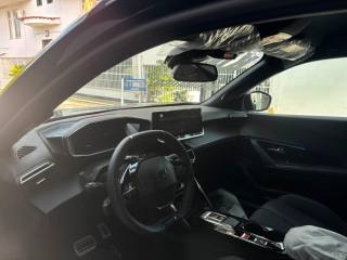 PEUGEOT 2008 usata, con Schermo multifunzione interamente digitale