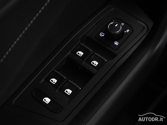 VOLKSWAGEN T-Roc usata, con Autoradio digitale