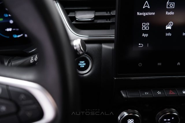 RENAULT Captur usata, con USB