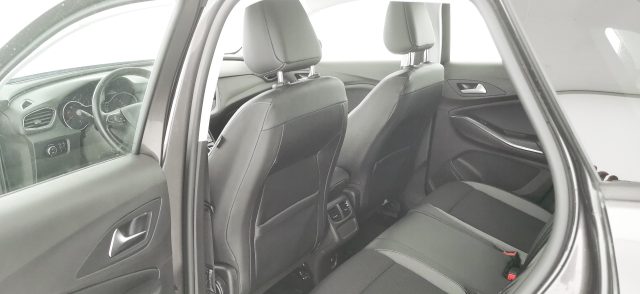 OPEL Grandland X usata, con Apple CarPlay