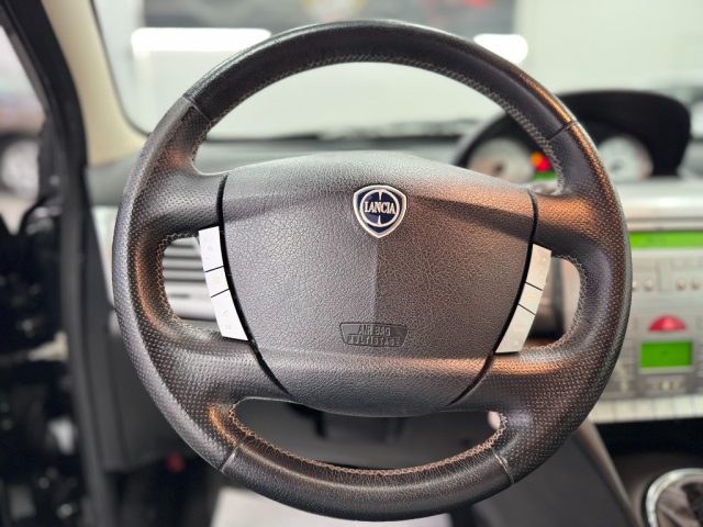 LANCIA Ypsilon usata, con Volante multifunzione