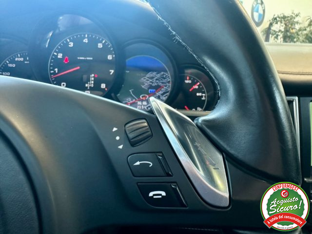 PORSCHE Panamera usata, con Volante in pelle
