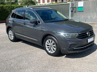 VOLKSWAGEN Tiguan usata, con Airbag laterali