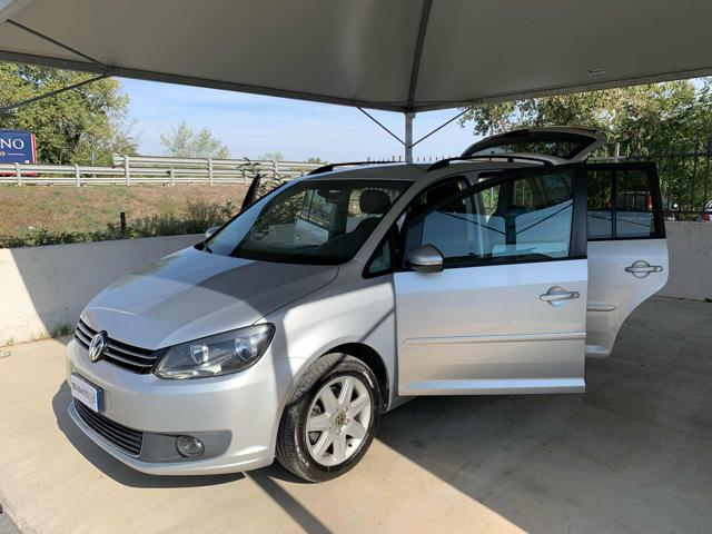 VOLKSWAGEN Touran usata, con Autoradio