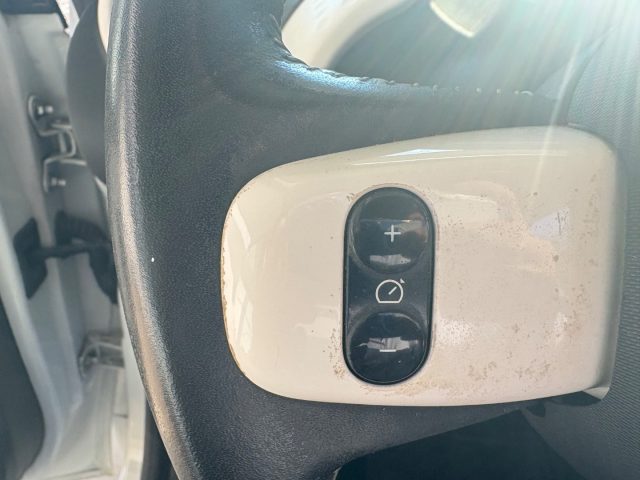 RENAULT Twingo usata 28