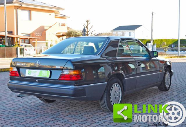 MERCEDES-BENZ CE 300 usata, con Climatizzatore